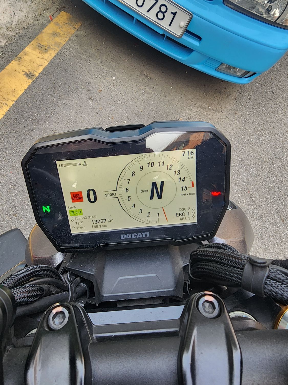 두카티 스트리트파이터 V4 S 2020 실버 사진 1