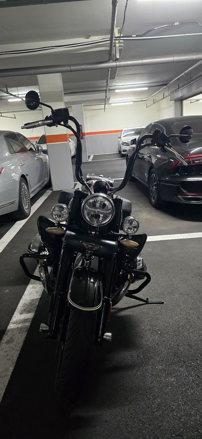 BMW R 18 클래식 2024 블랙 사진 3