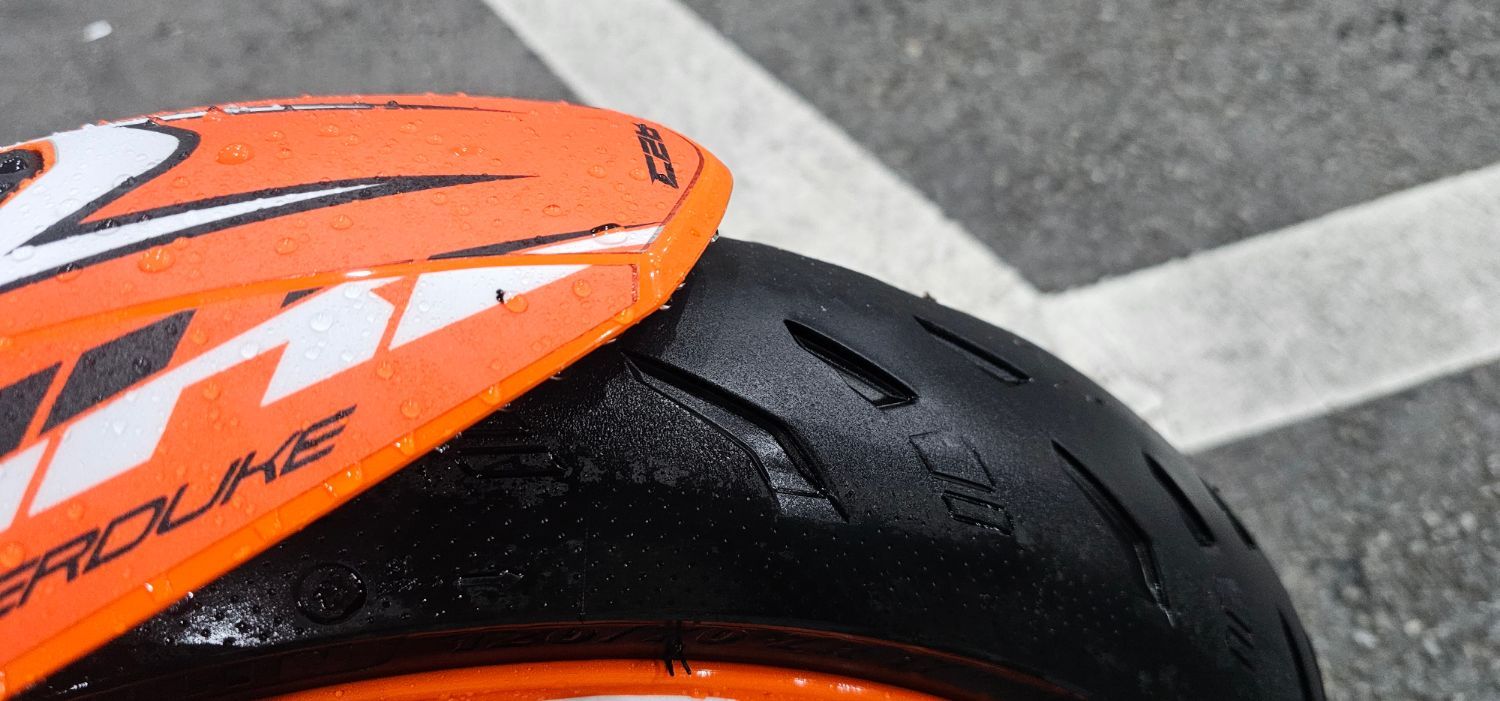 KTM 1290 슈퍼듀크 R EVO 2022 오렌지 사진 5