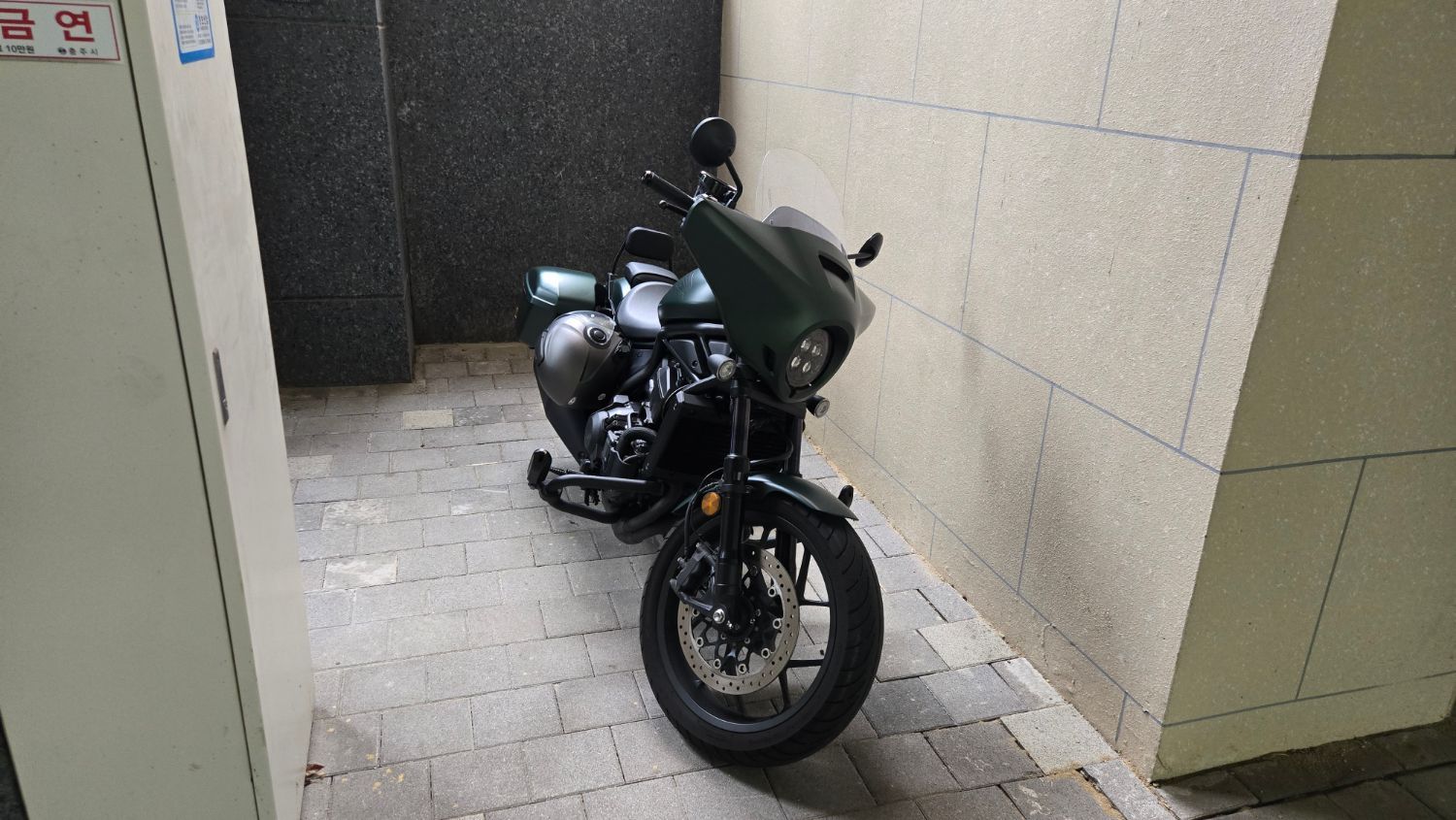 혼다 레블 1100T SE DCT 2024 네이비 사진 2