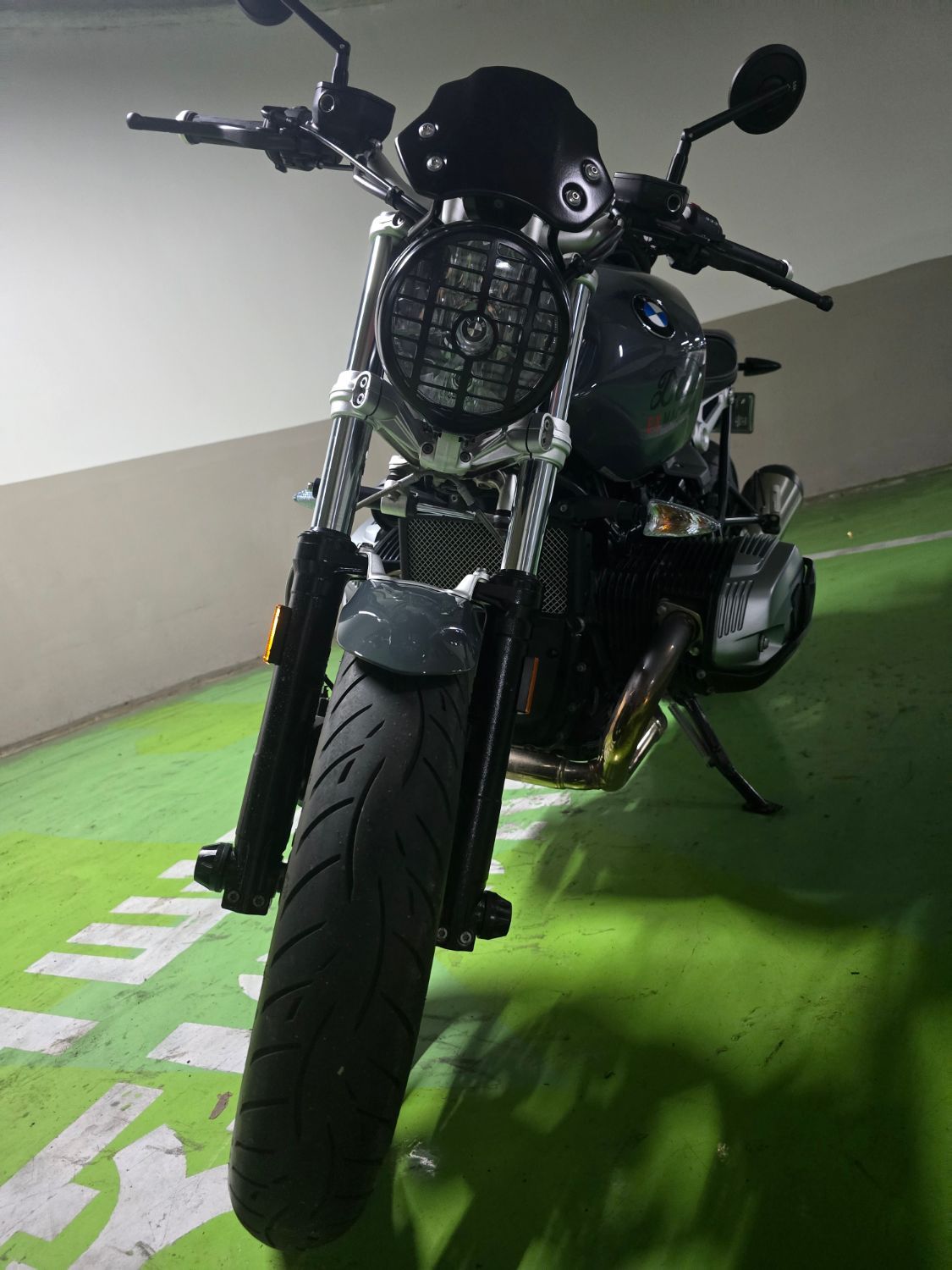 BMW R nine T 레이서 2020 블랙 사진 3