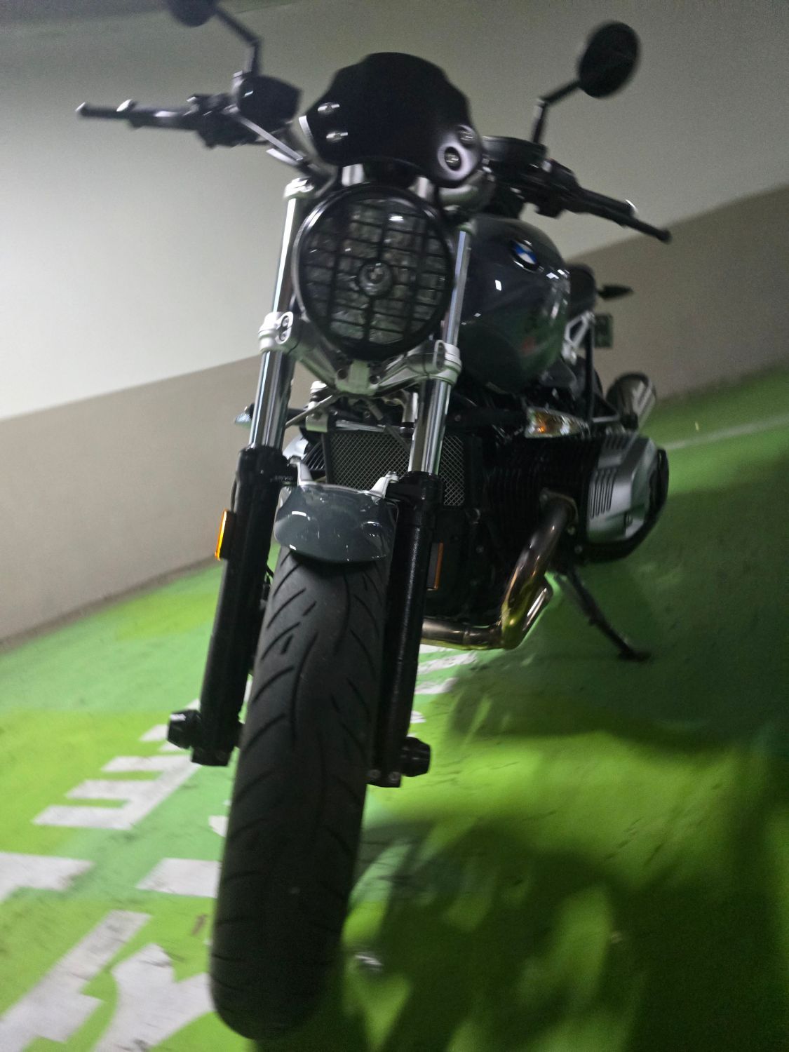 BMW R nine T 레이서 2020 블랙 사진 2