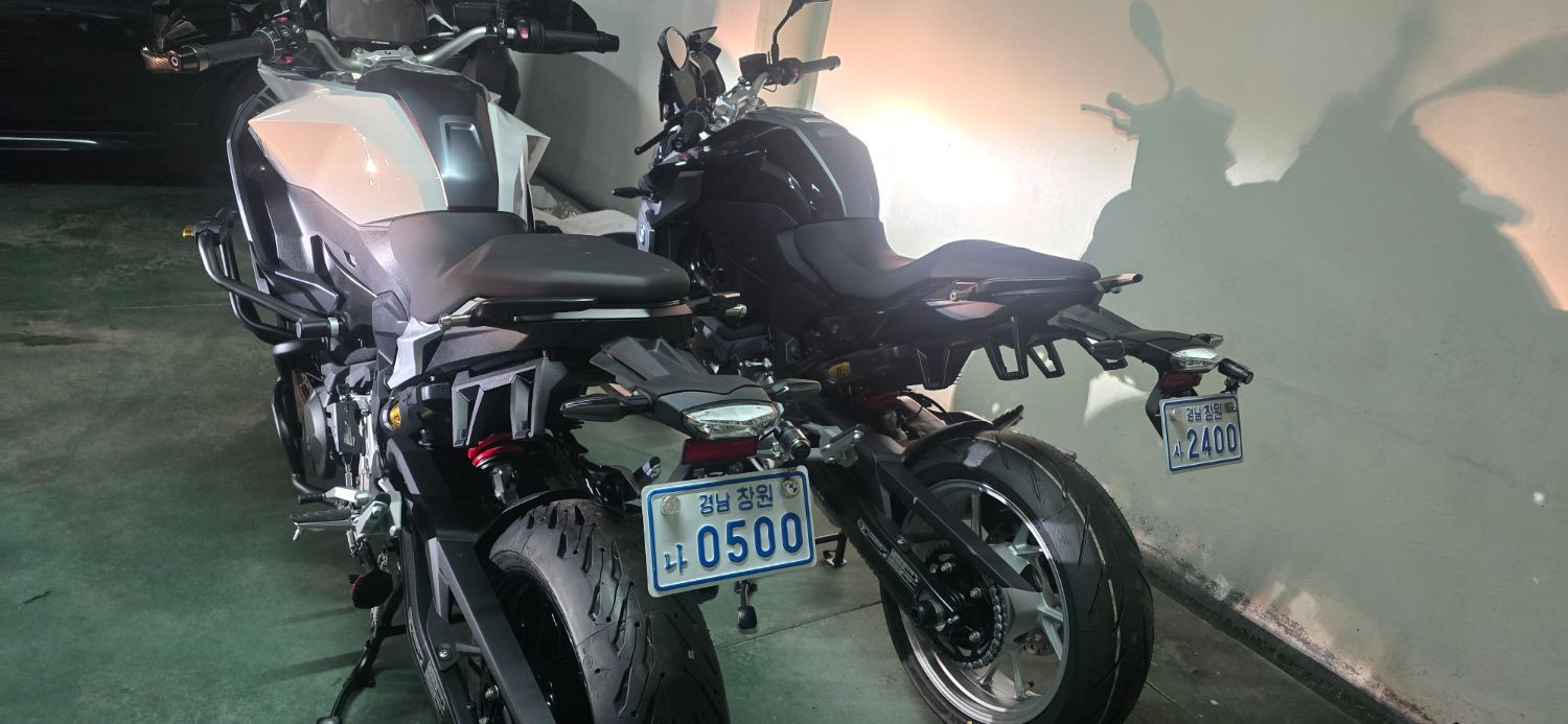 BMW F 900 XR 2024 건메탈 사진 6