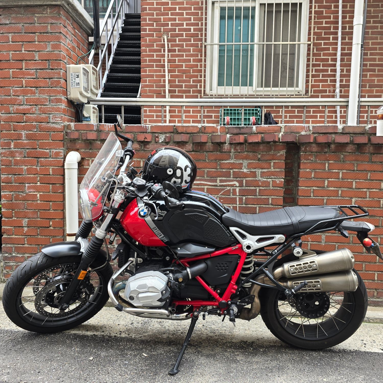 BMW R nine T 스크램블러 2022 레드 사진 3