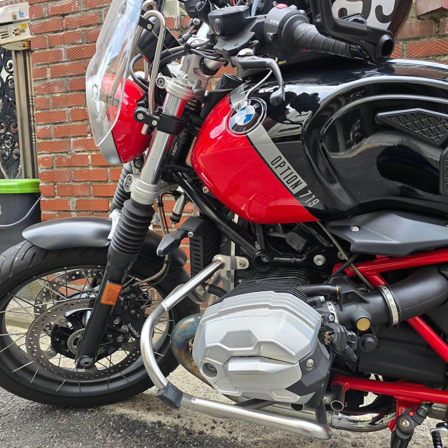 BMW R nine T 스크램블러 2022 레드 사진 4