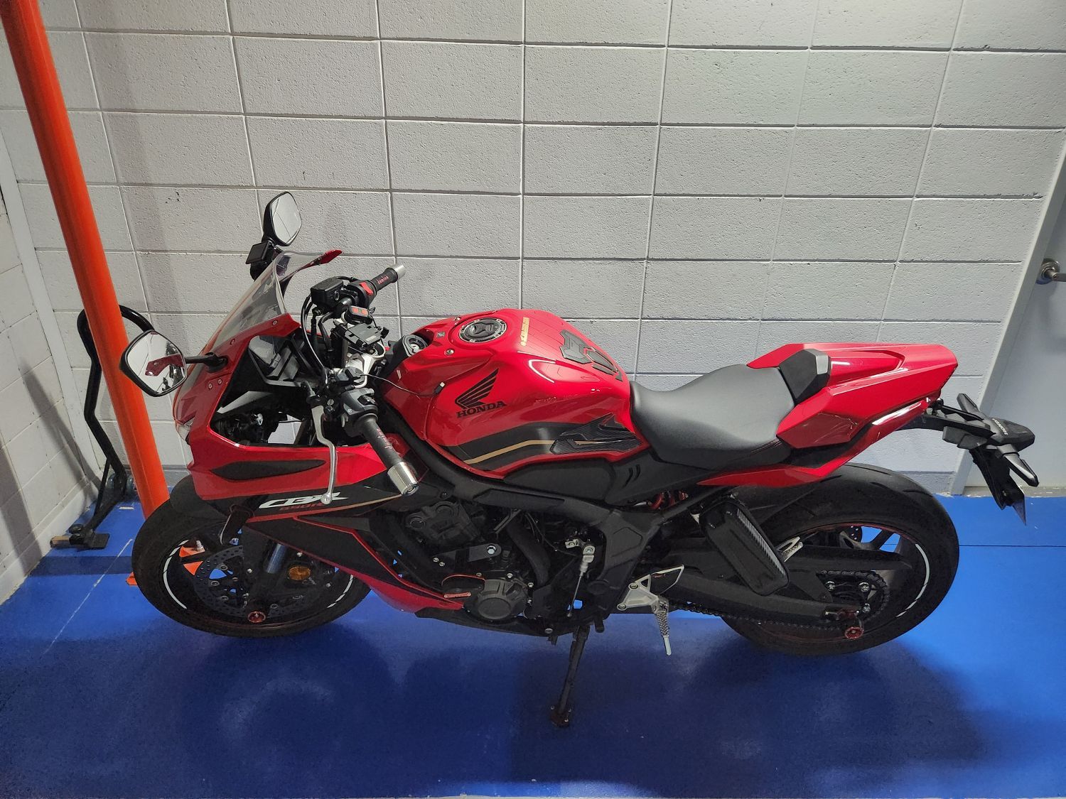 혼다 CBR 650 R MT more