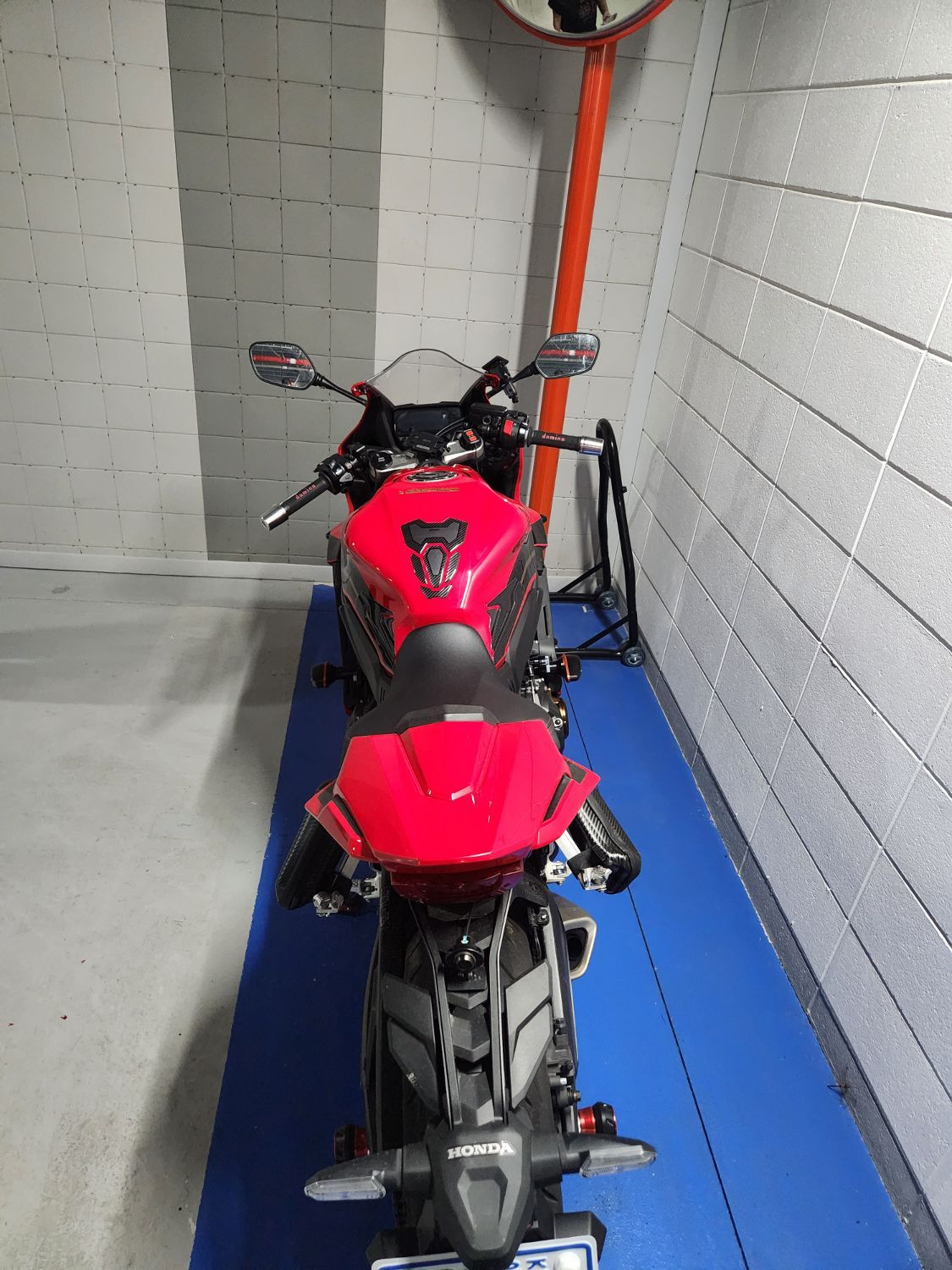 혼다 CBR 650 R MT thumb 2