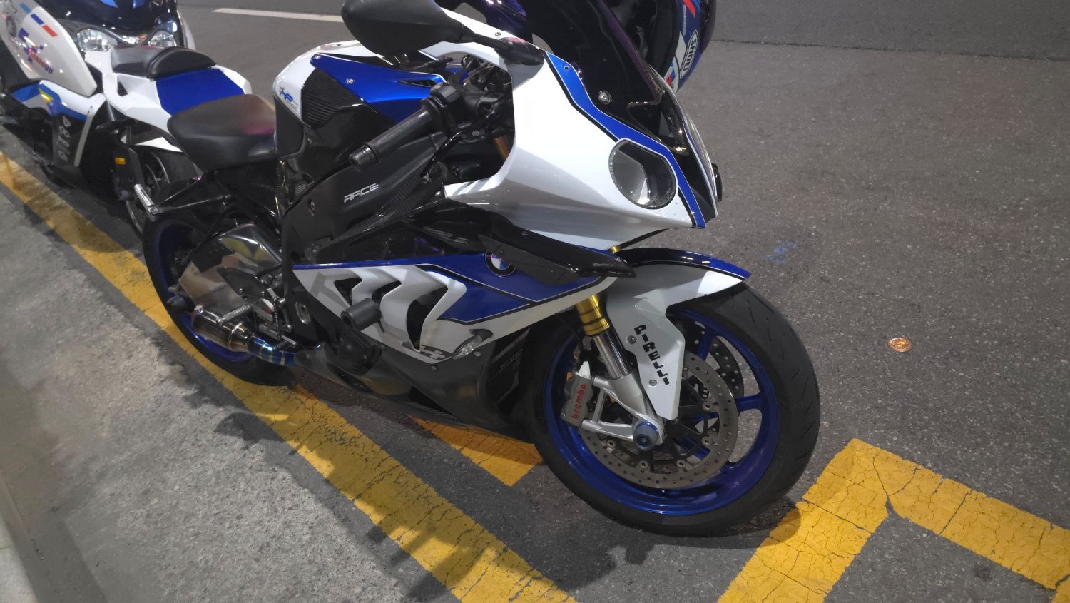BMW HP4 컴피티션 2014 화이트 사진 4