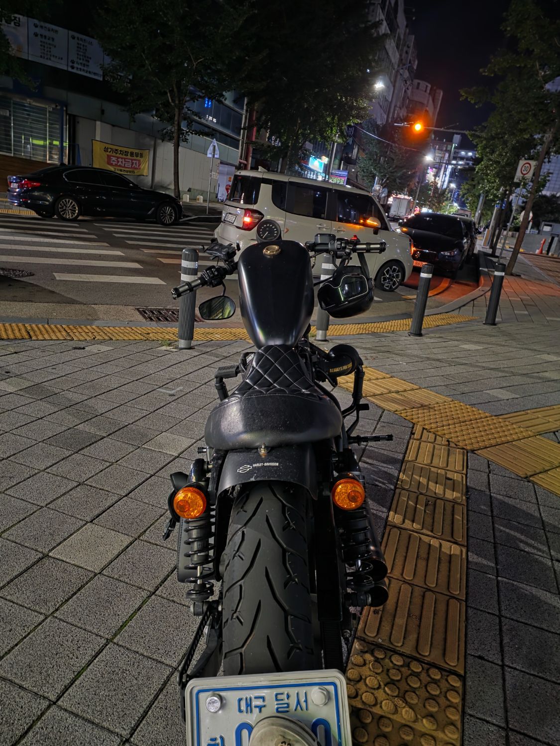 할리데이비슨 아이언 883 2017 블랙 사진 4
