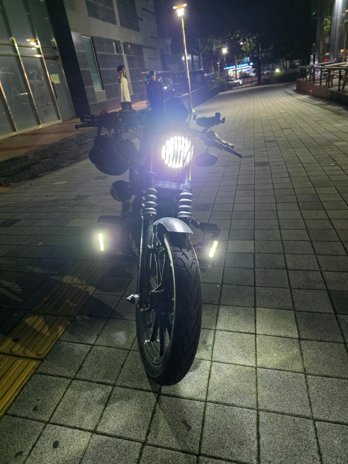 할리데이비슨 아이언 883 2017 블랙 사진 3