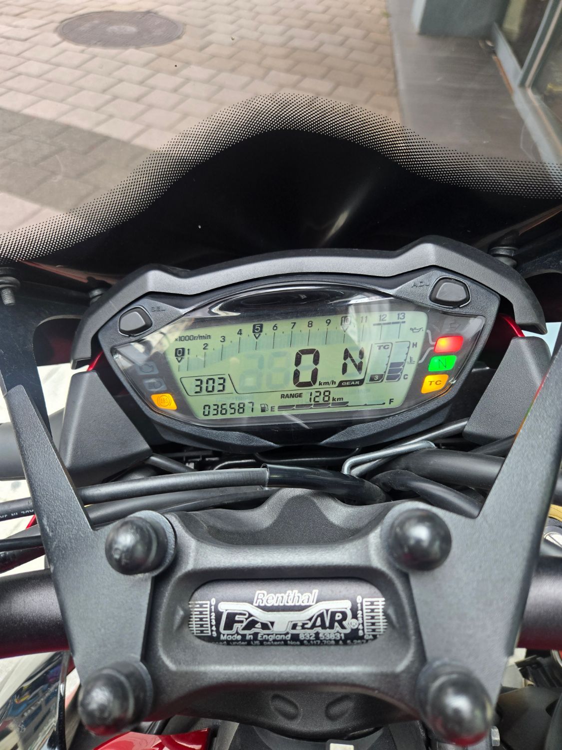 스즈키 GSX S 1000 thumb 2