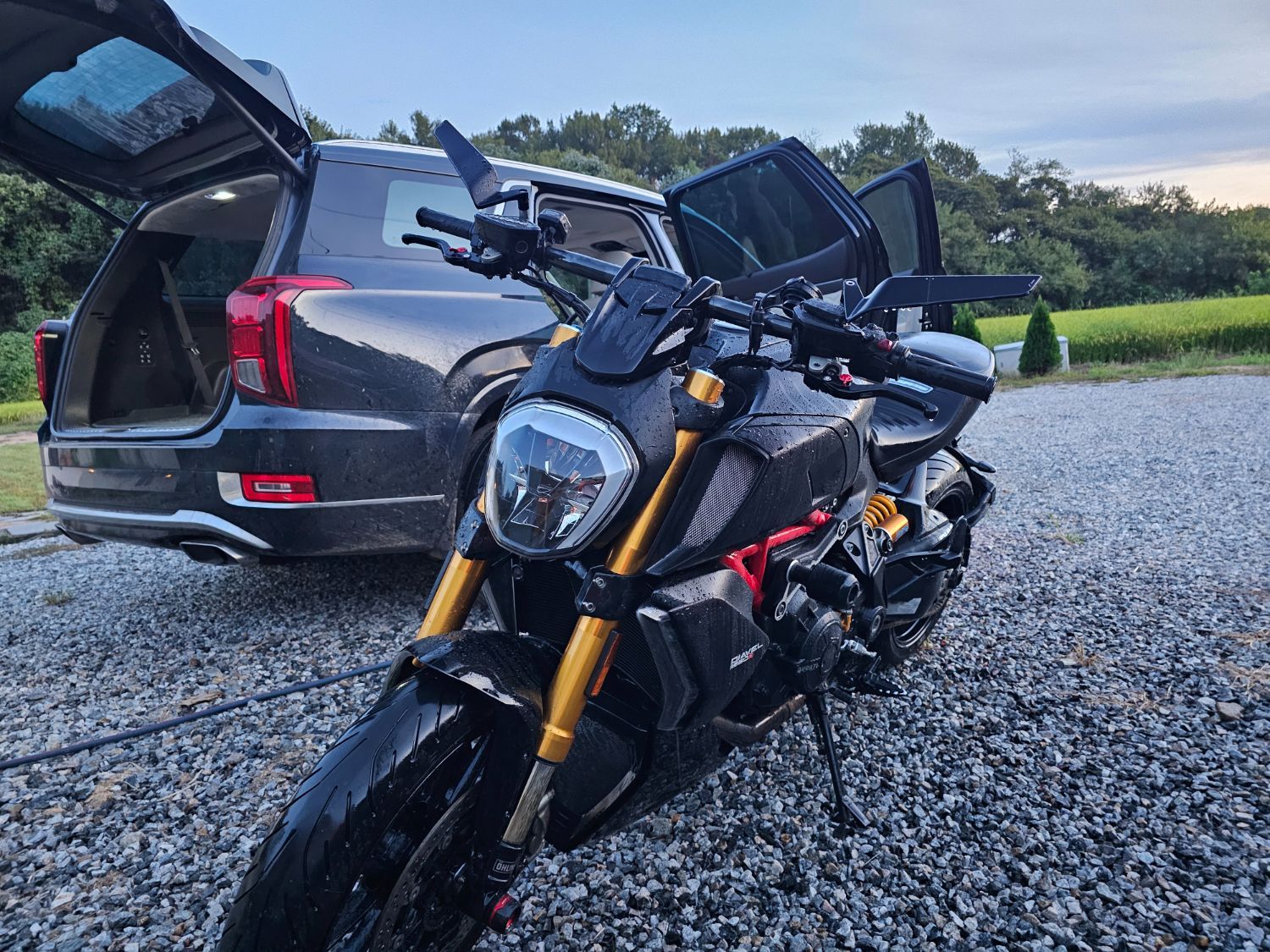 두카티 디아벨 1260 S 2019 블랙 사진 2