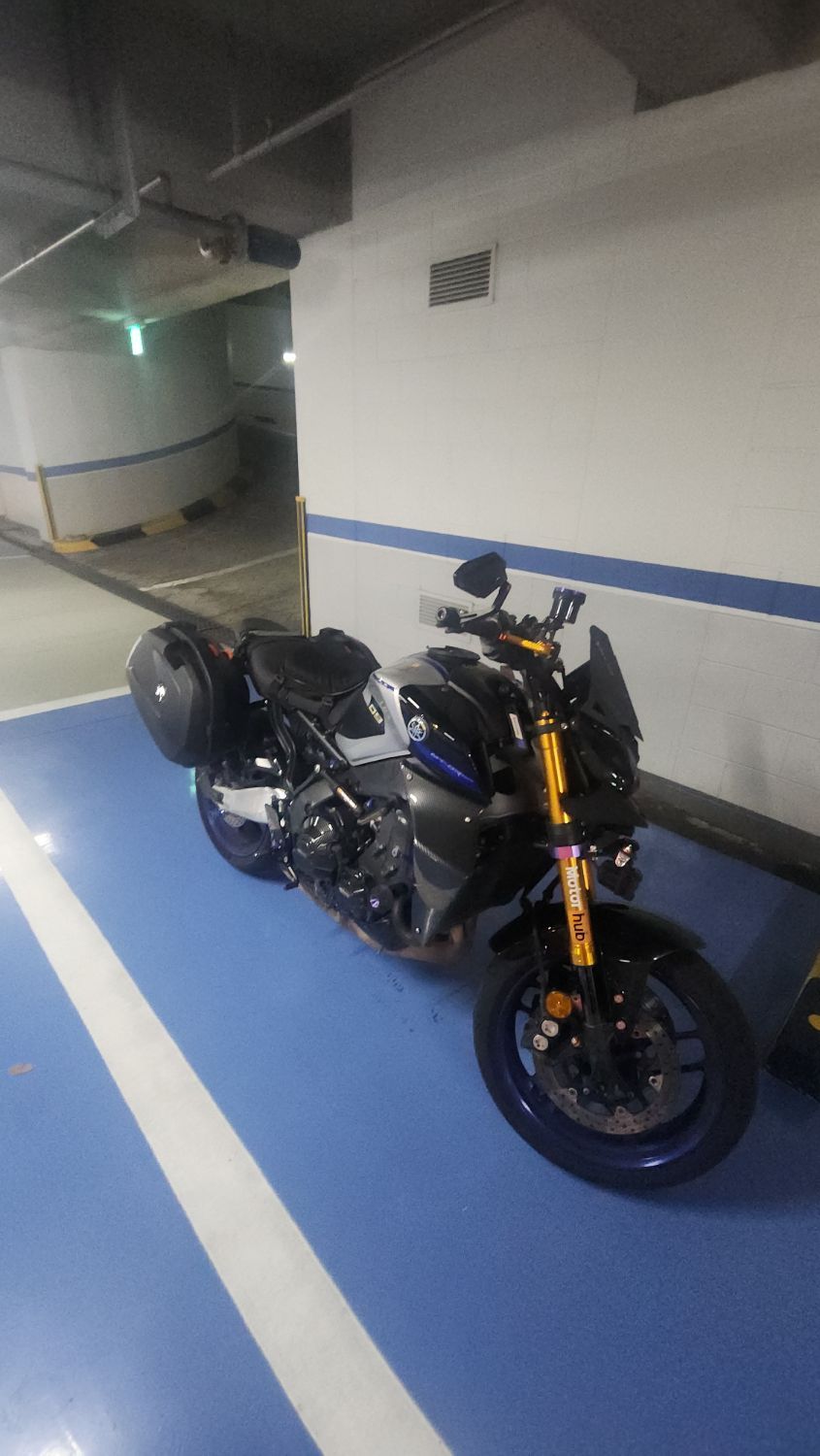 야마하 MT 09 SP 2022 실버 사진 4