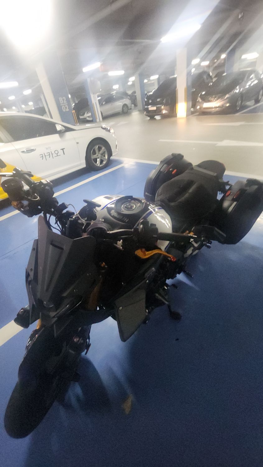 야마하 MT 09 SP 2022 실버 사진 6
