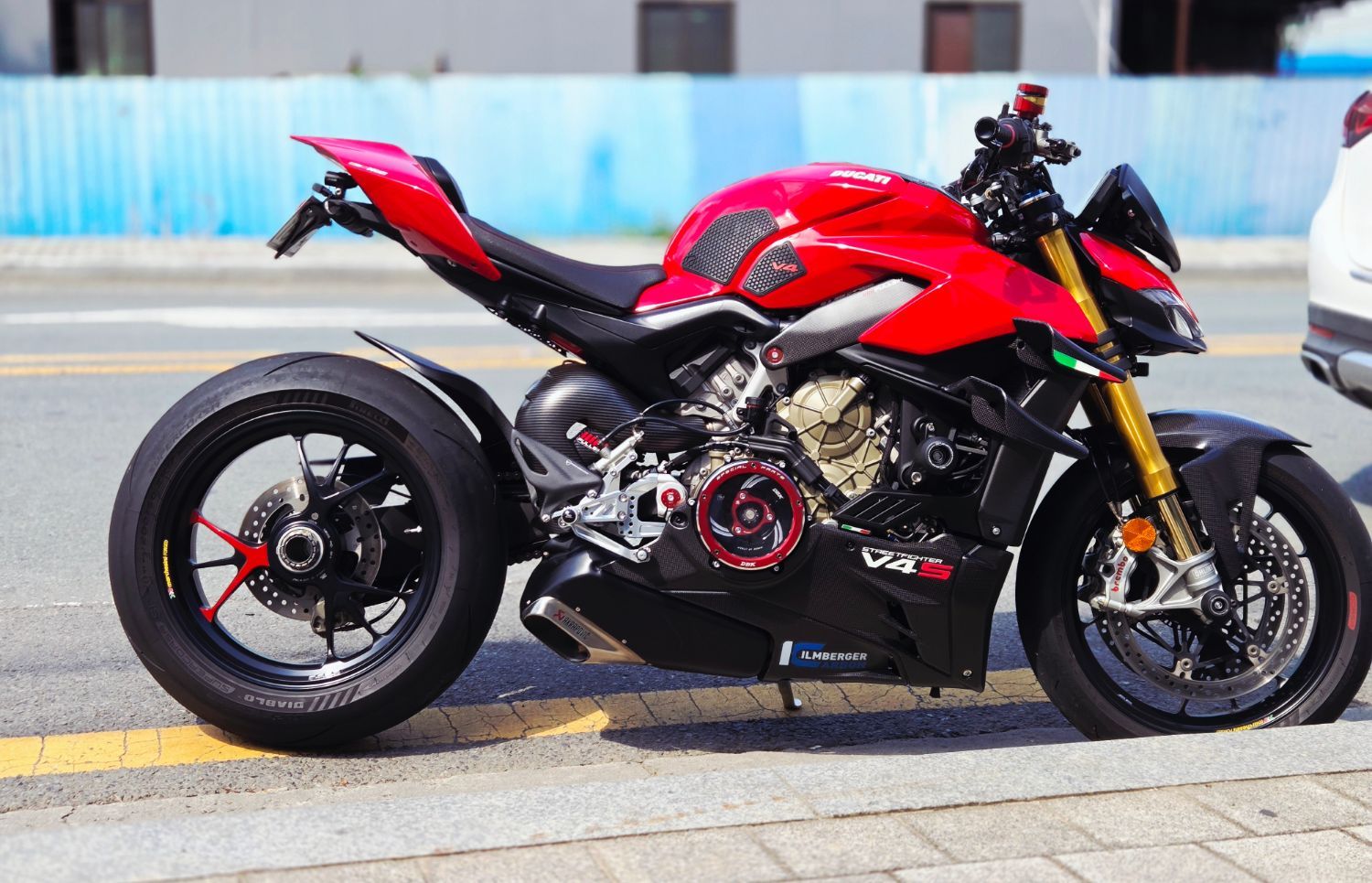 두카티 스트리트파이터 V4 S 2021 레드 사진 1