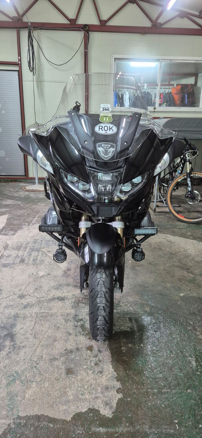 BMW R 1250 RT 2022 블랙 사진 3