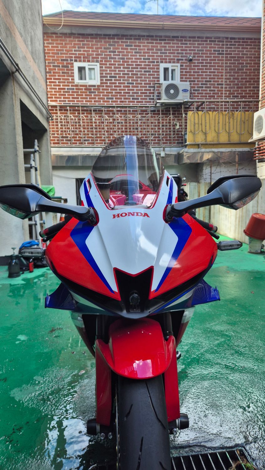 혼다 CBR 600 RR 2025 레드 사진 6