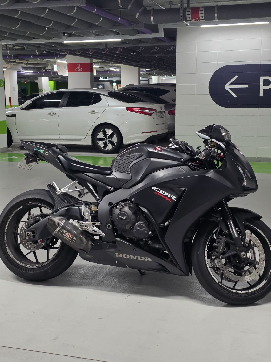 혼다 CBR 1000 RR 2016 블랙 사진 1