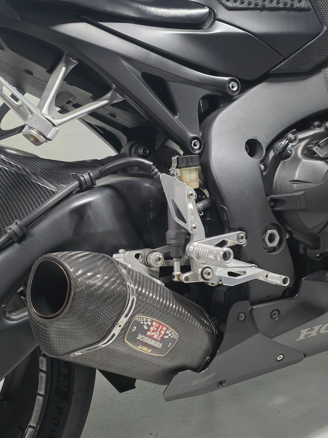 혼다 CBR 1000 RR 2016 블랙 사진 3