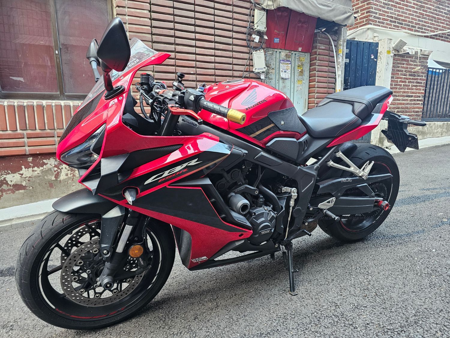 혼다 CBR 650 R 2023 레드 사진 2