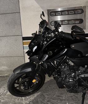 야마하 MT 07 2023 블랙 사진 2