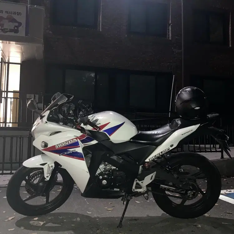 혼다 CBR 125 R main