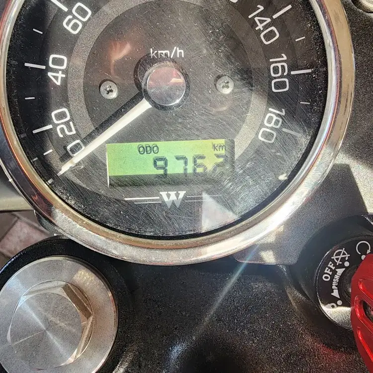 가와사키 W 800 2022 레드 사진 1
