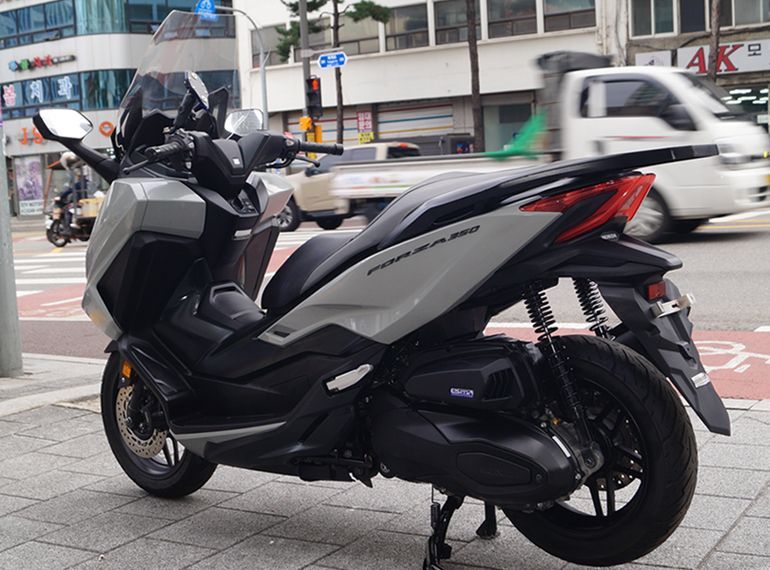 혼다 포르자 350 more