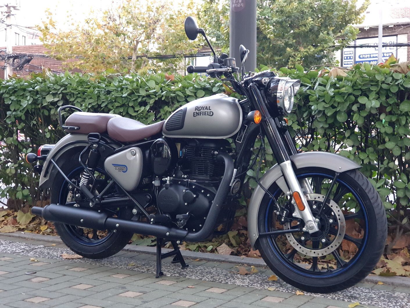 로얄엔필드 클래식 350 more