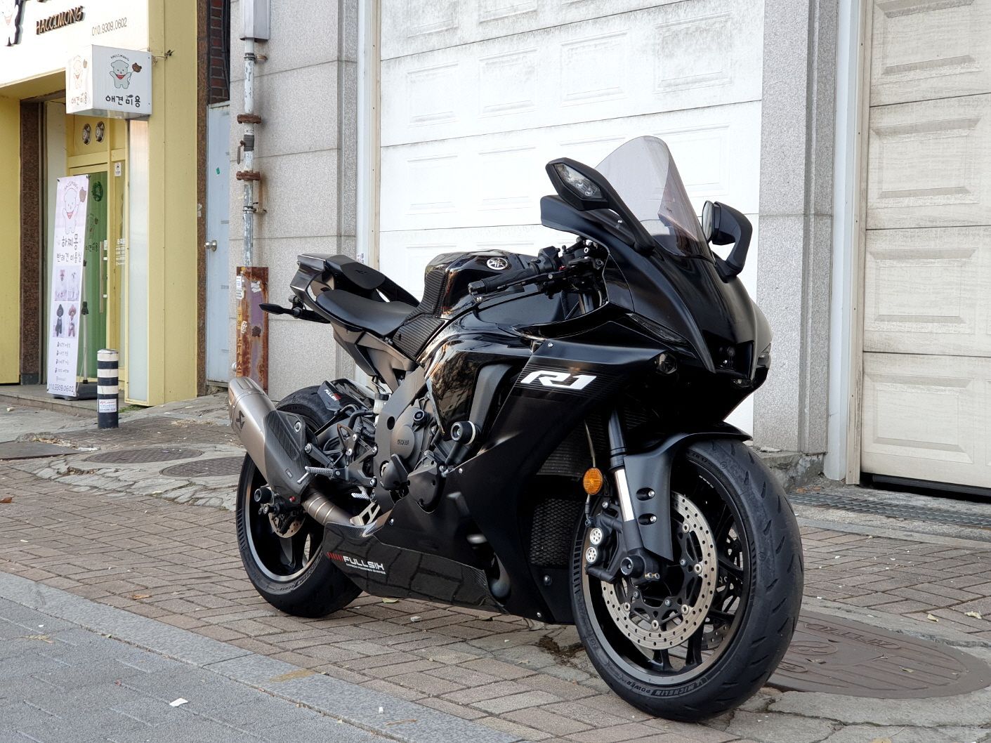 야마하 YZF R1 more