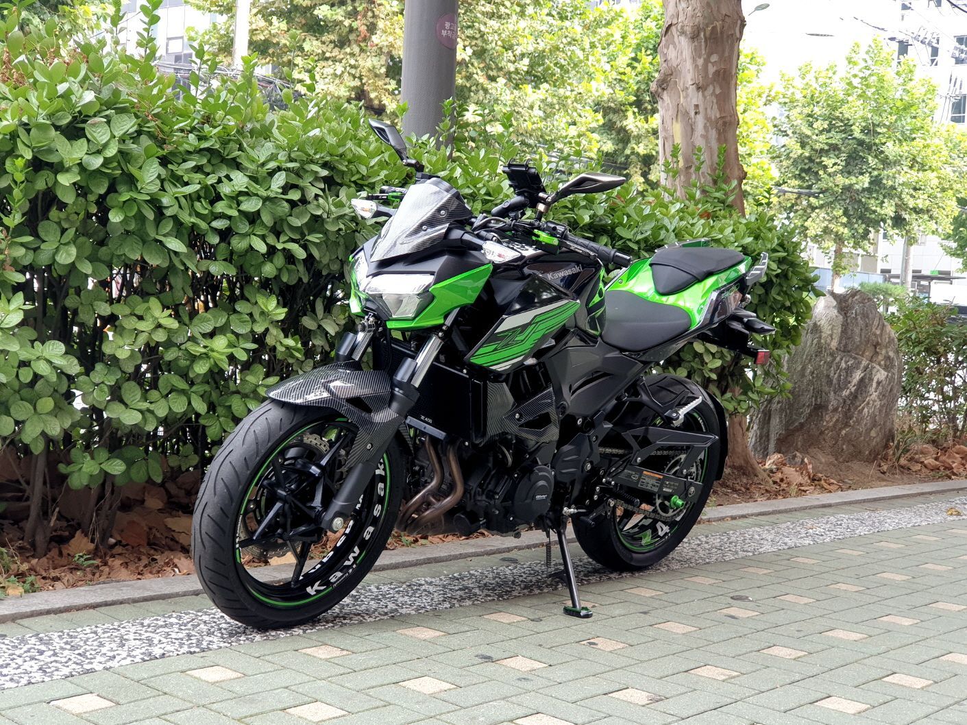 가와사키 Z 400 more