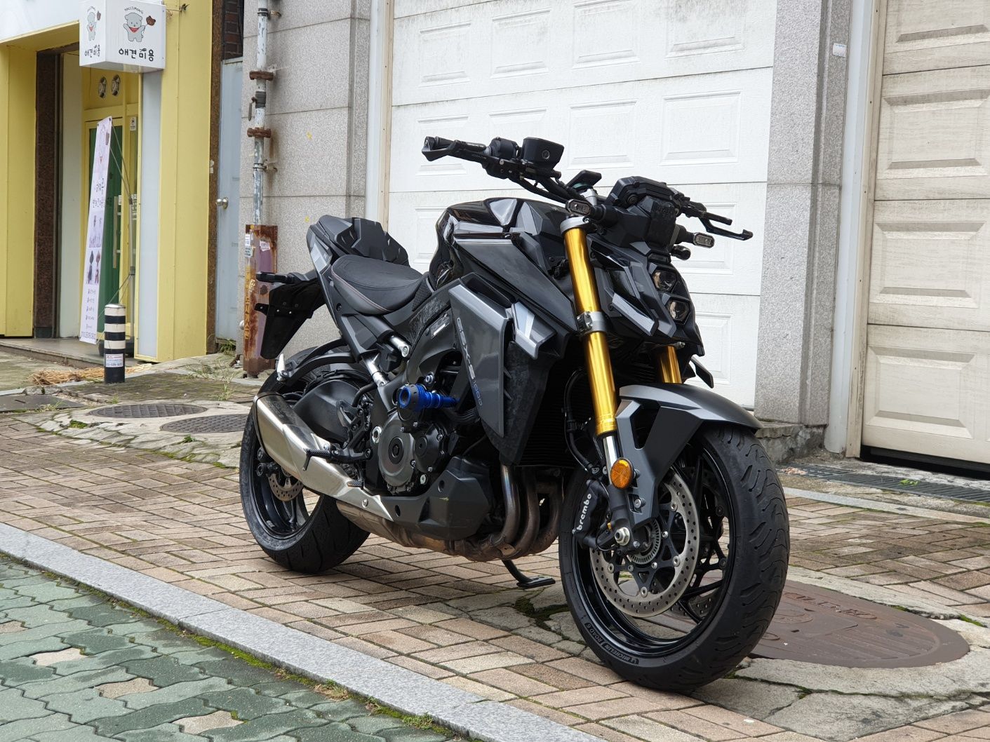 스즈키 GSX S 1000 more