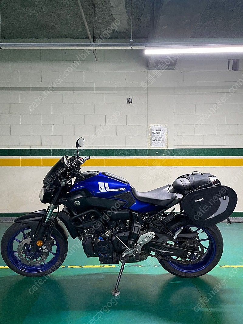 야마하 MT 07 thumb 2