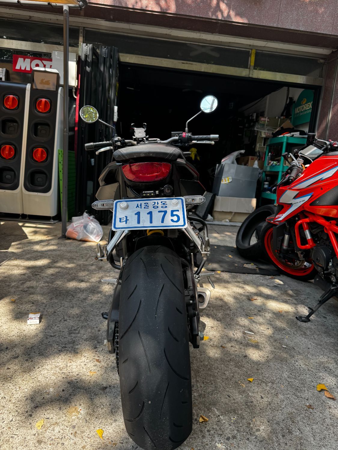 혼다 CB 650 R 2021 베이지 사진 3