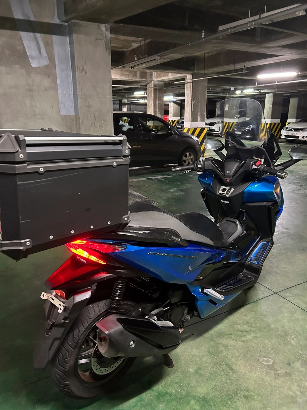 혼다 포르자 350 thumb 2