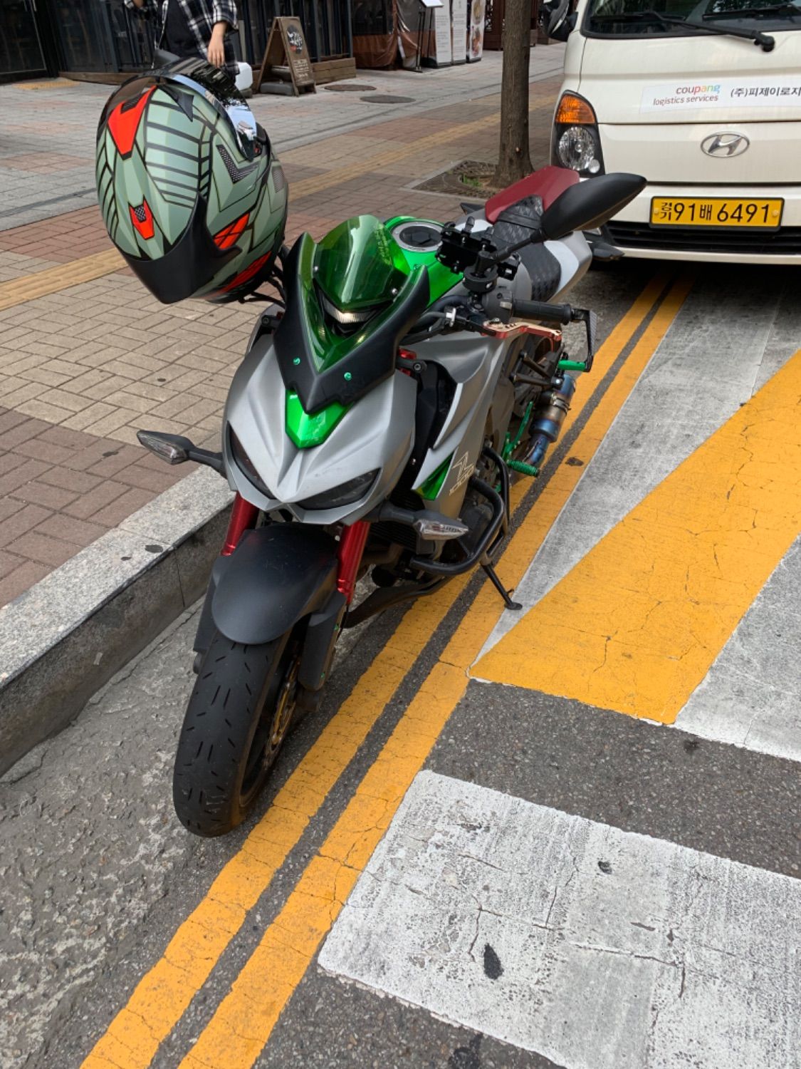 가와사키 Z 1000 main