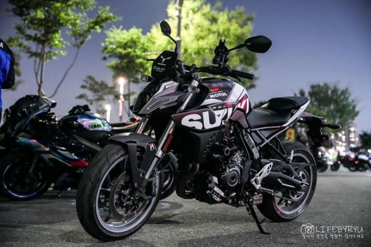 스즈키 GSX 8S main