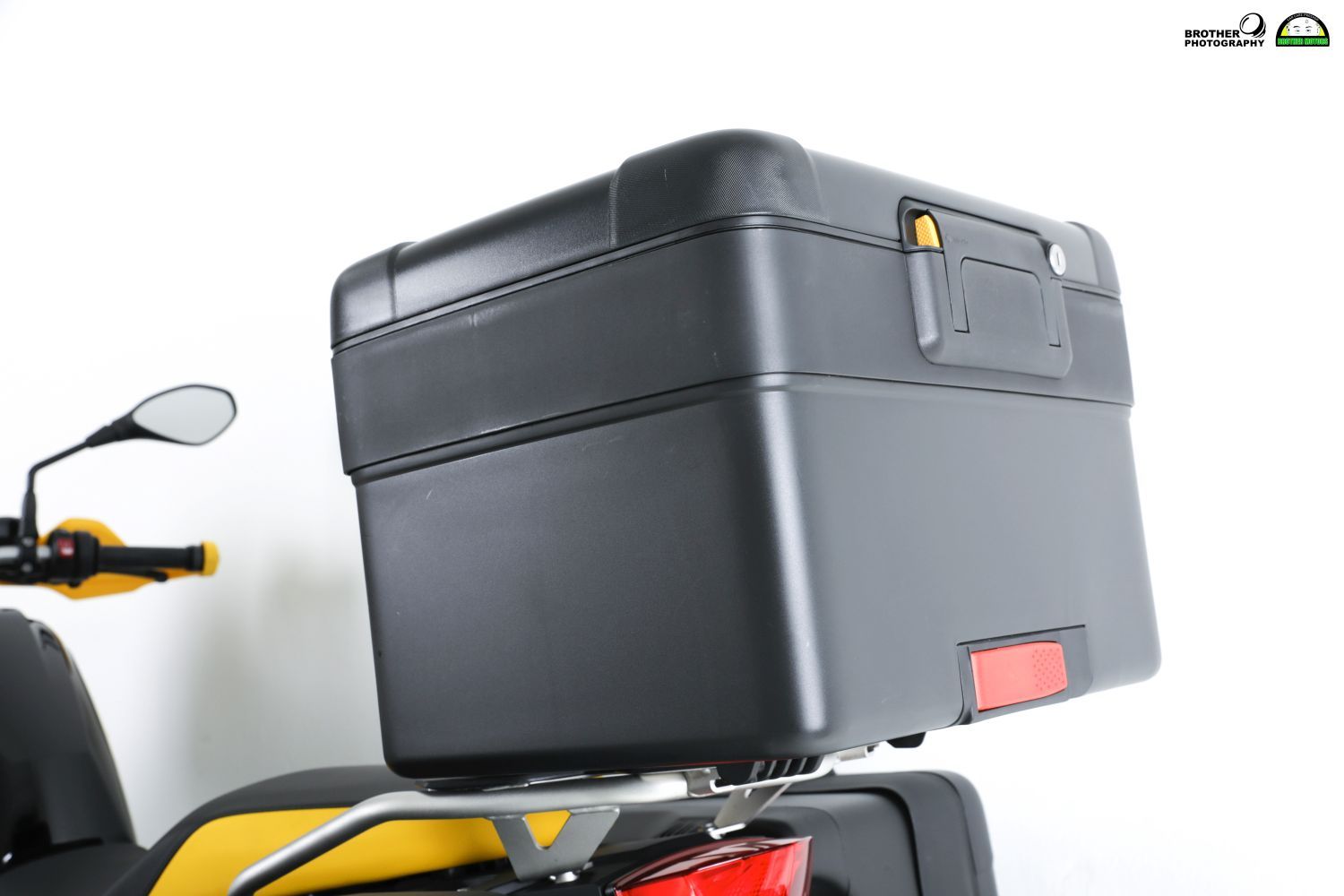 BMW F 750 GS thumb 2