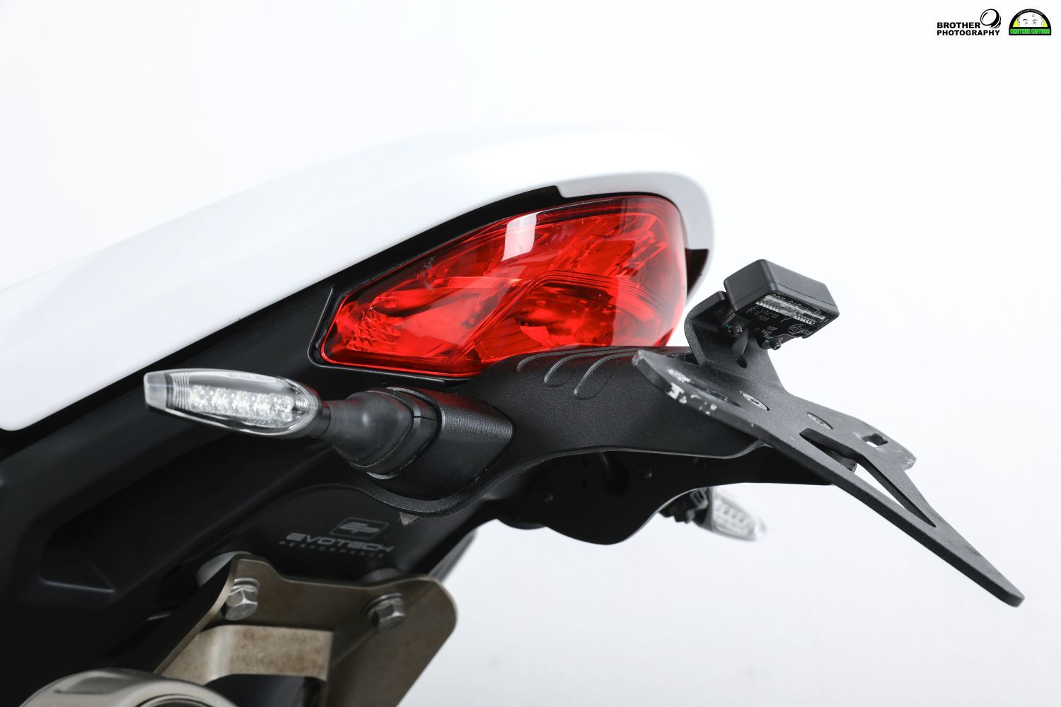 두카티 슈퍼스포츠 939 S thumb 2