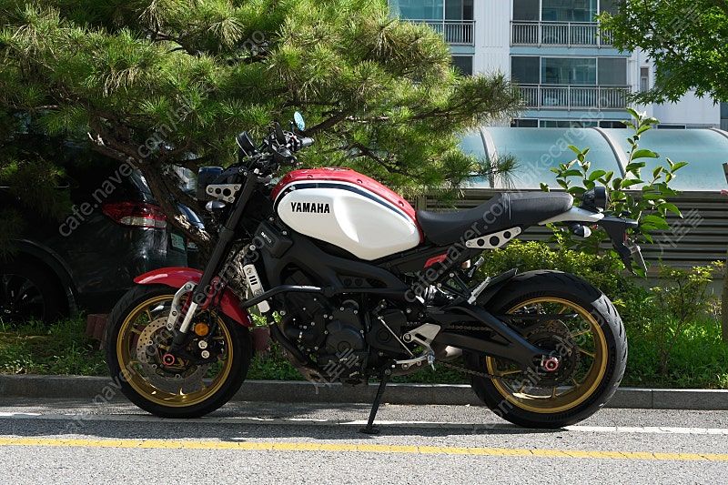 야마하 XSR 900 main