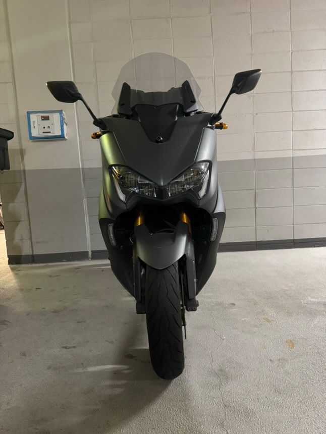 야마하 TMAX 560 main