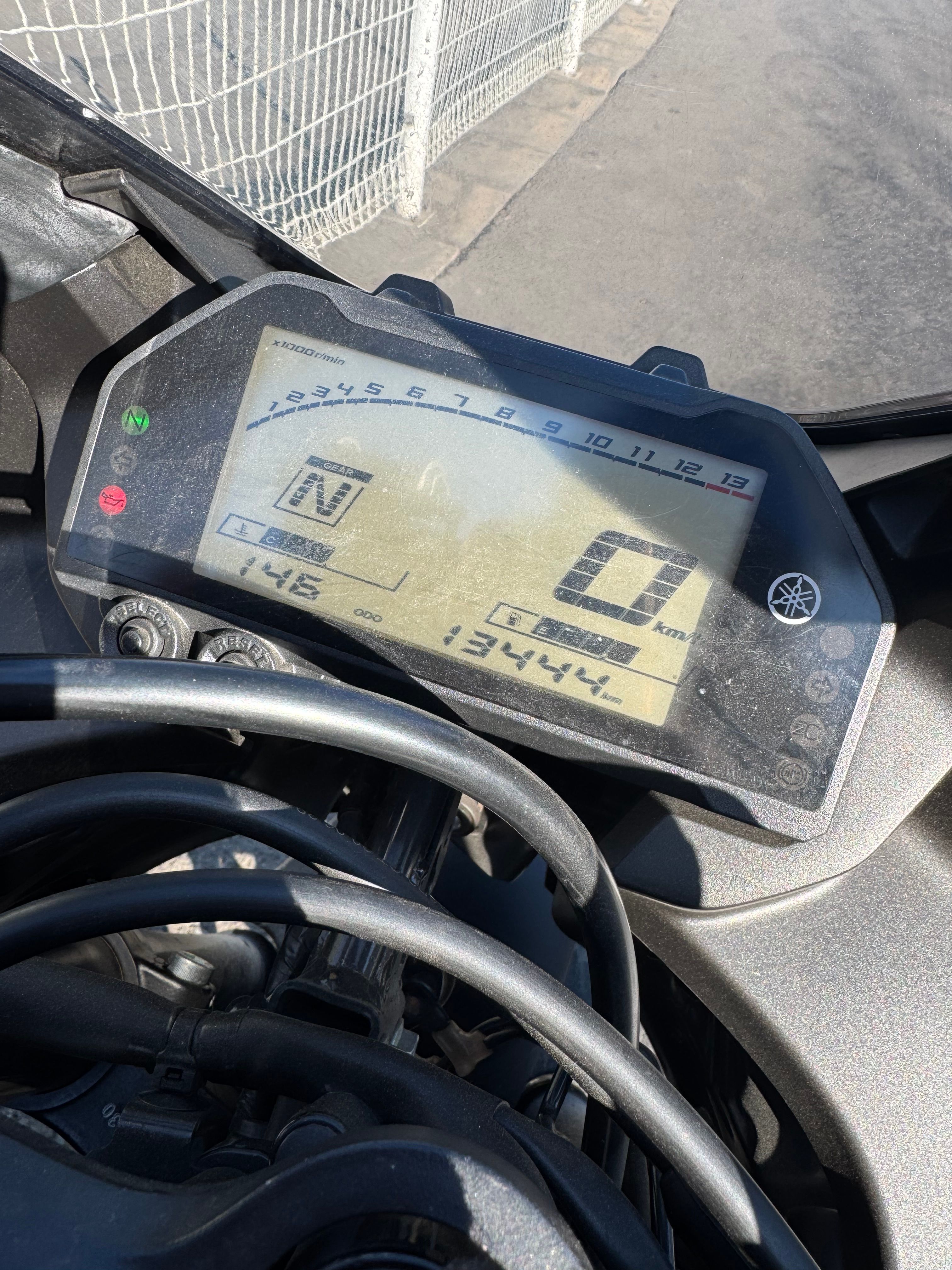 야마하 YZF R3 more