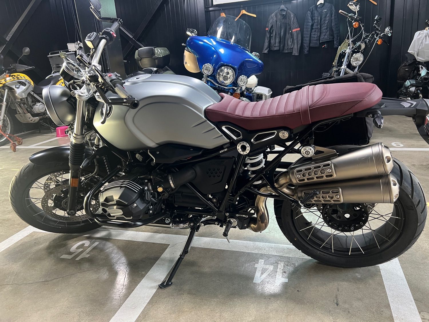 BMW R nine T 스크램블러 thumb 2