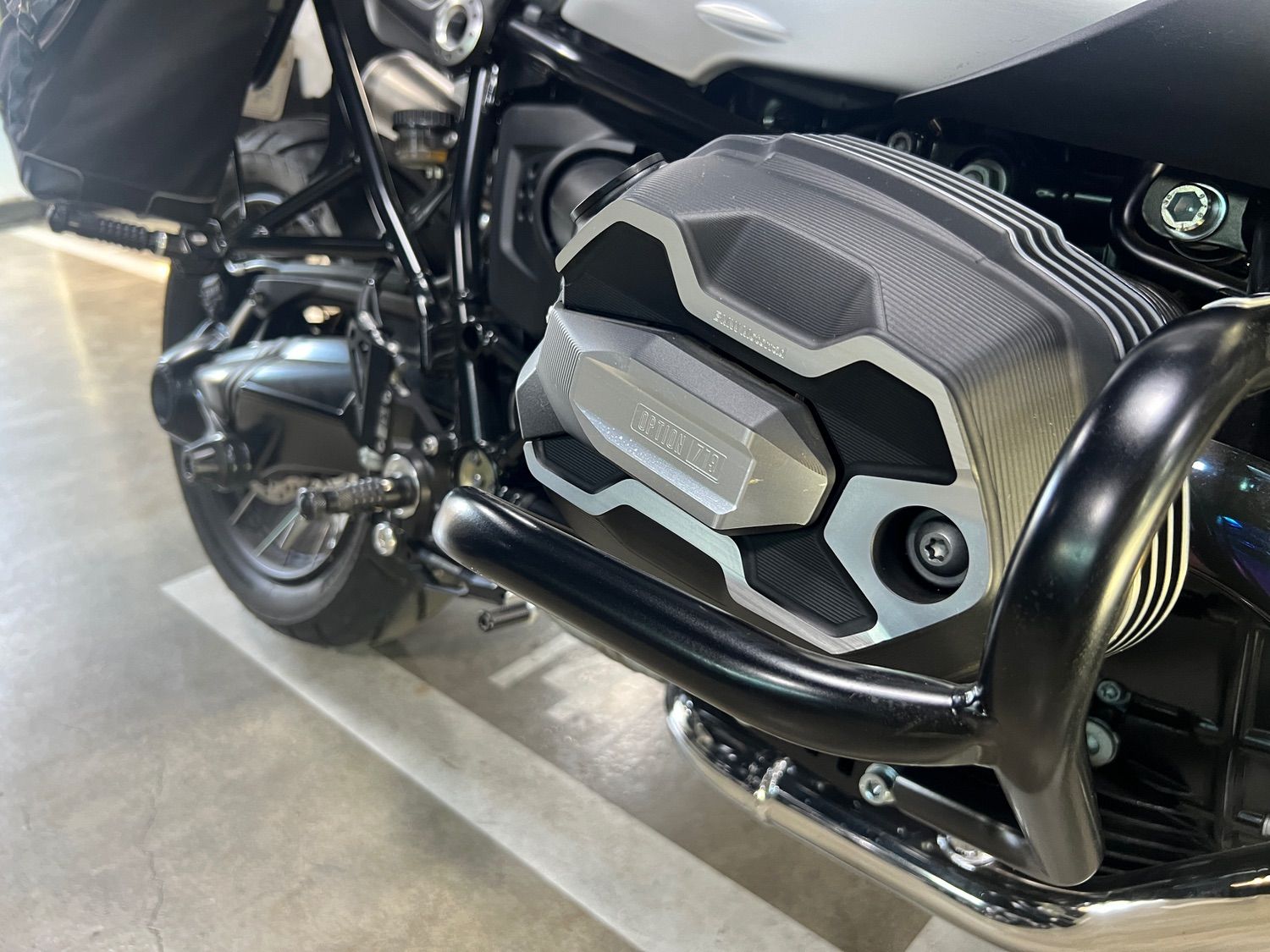 BMW R nine T 스크램블러 2023 블랙 사진 6