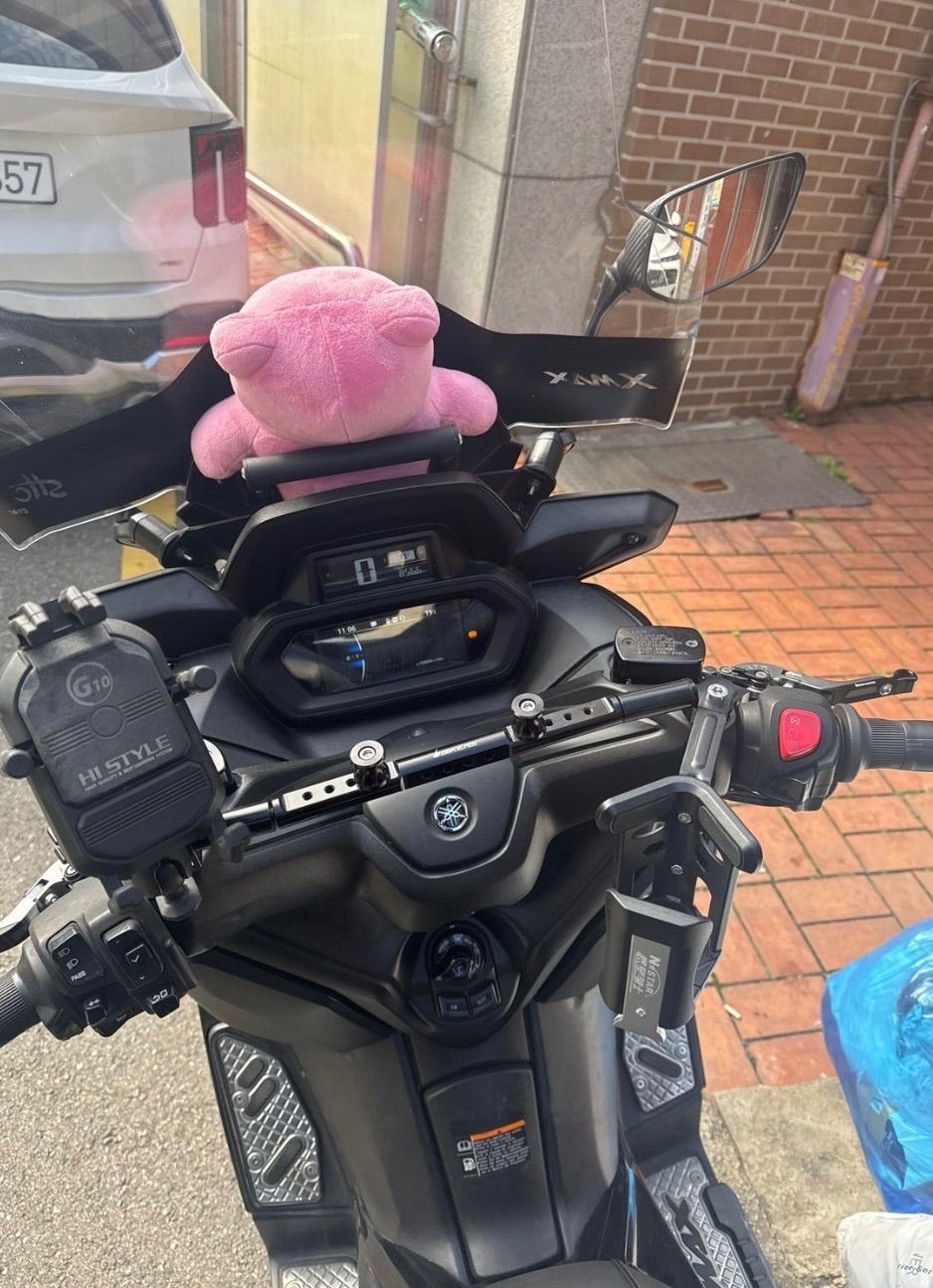 야마하 XMAX 300 ABS more