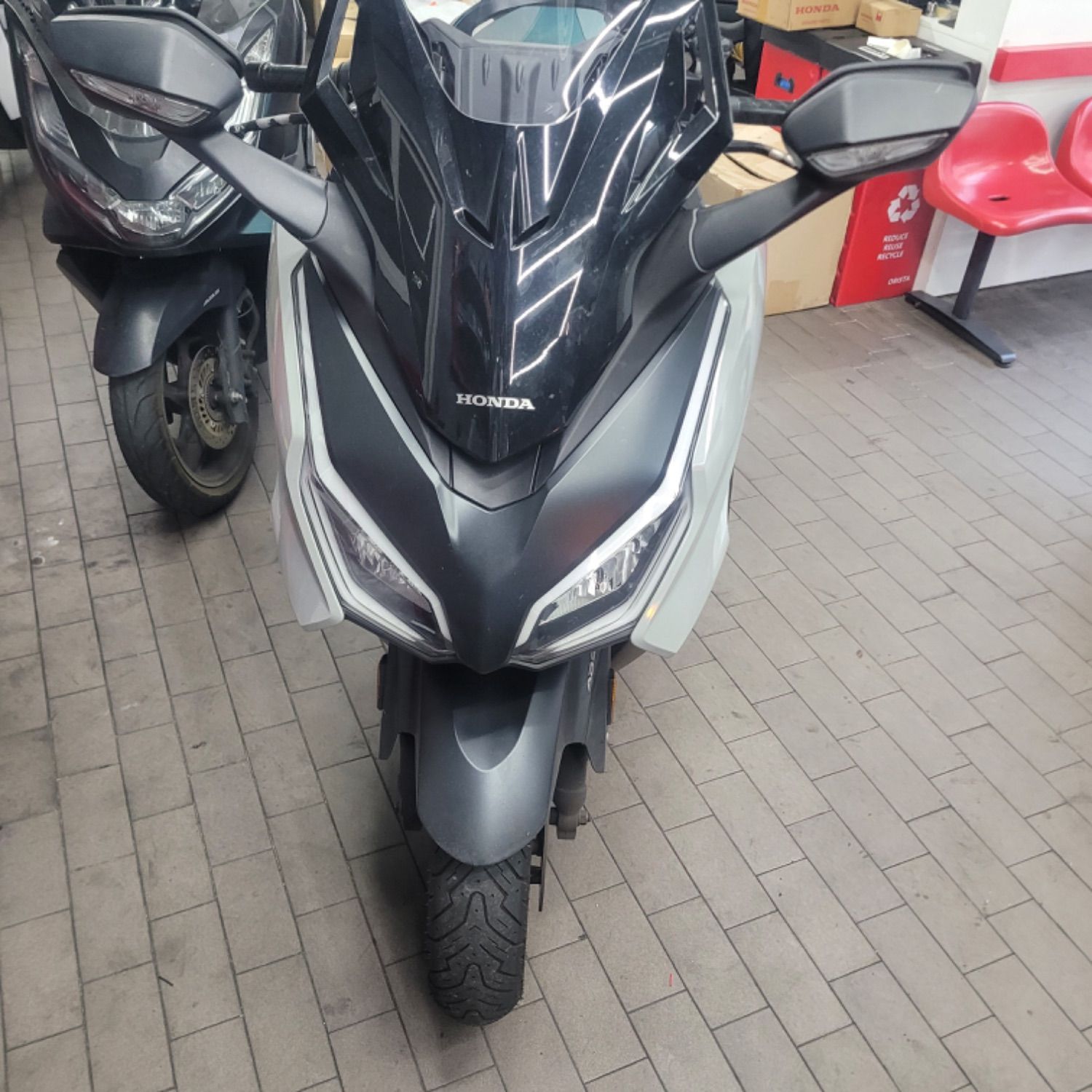 혼다 포르자 350 more