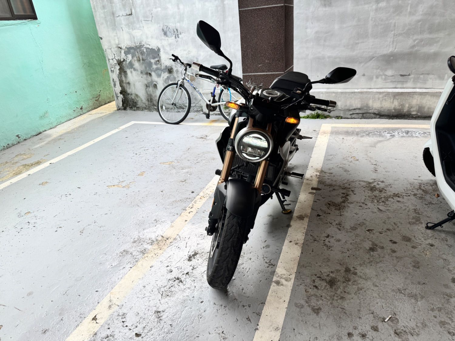 혼다 CB 300 R thumb 2