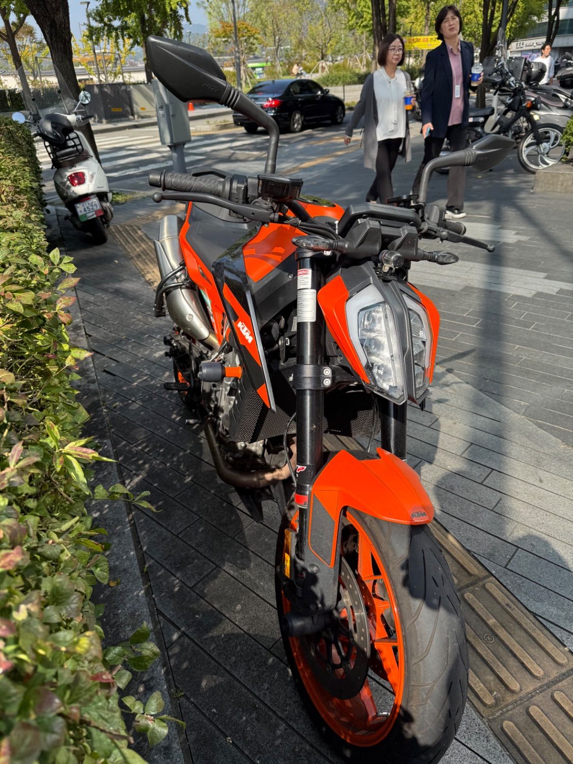KTM 890 듀크 GP main