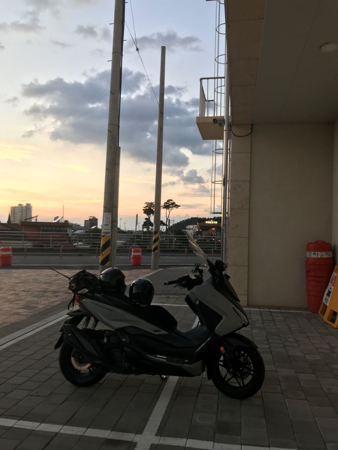 혼다 포르자 350 thumb 2