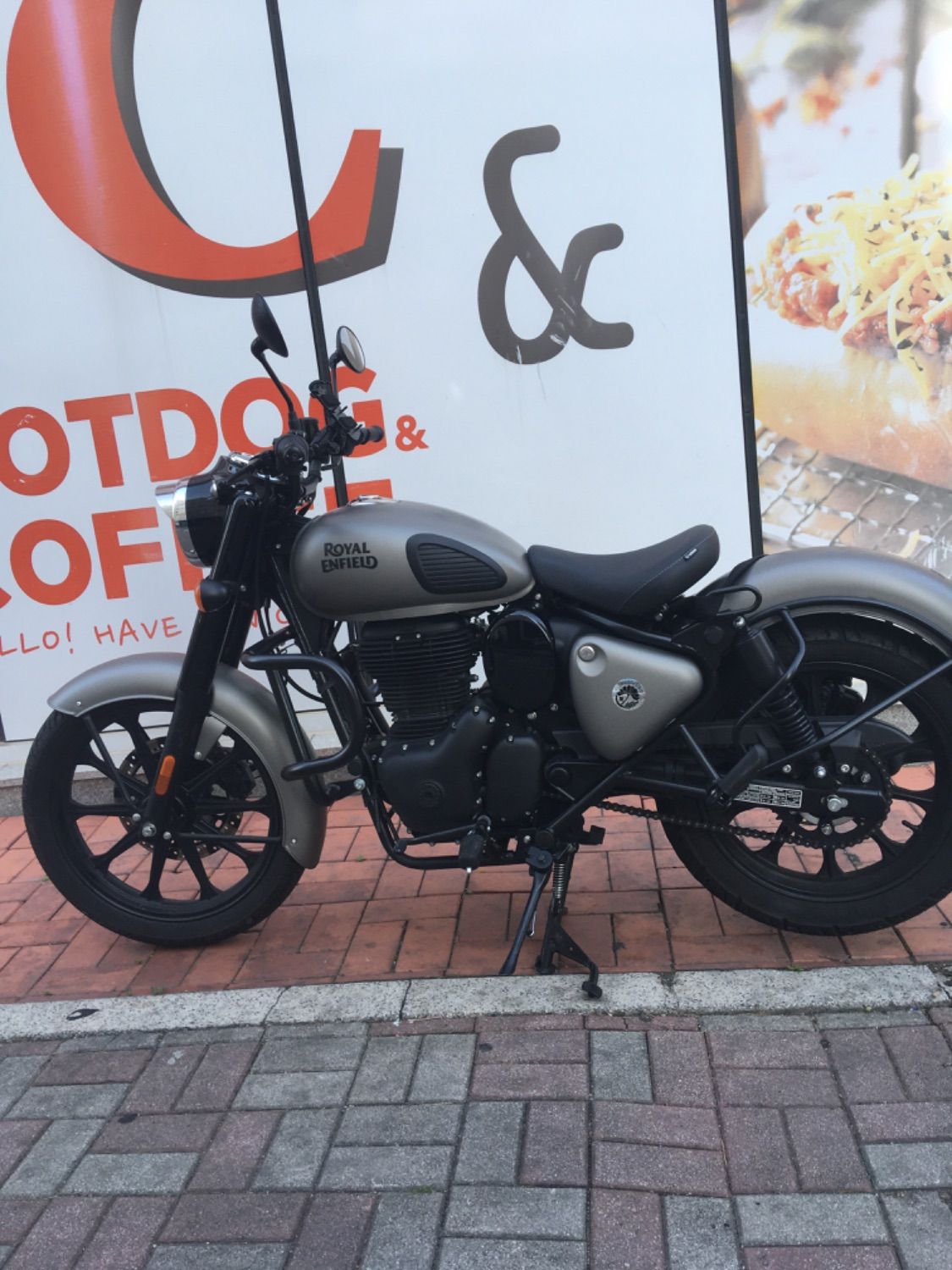 로얄엔필드 클래식 350 more